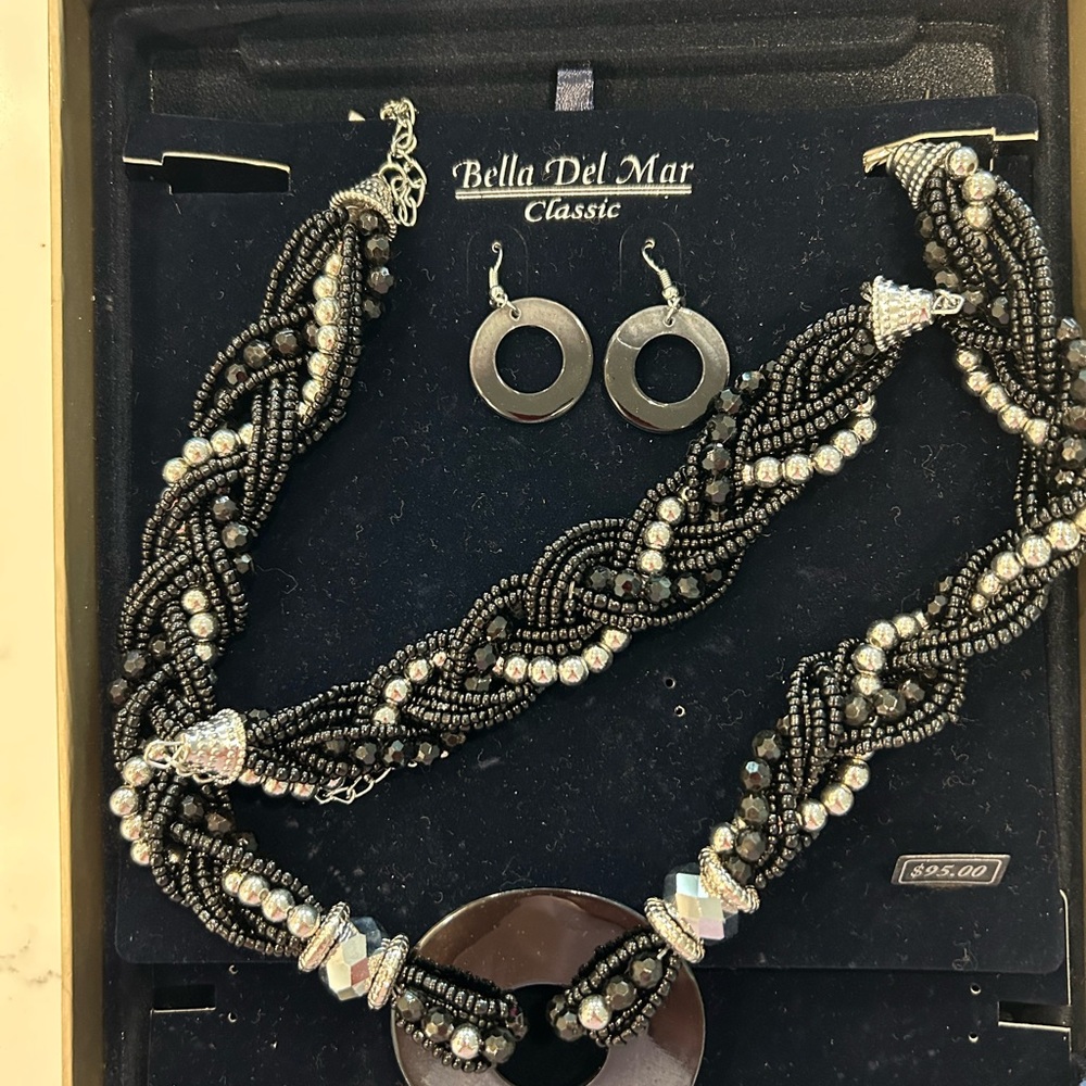 Beaded Black SilverNecklace Bracelet Earrings NIB